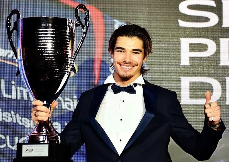 Никола Цолов награден от шефа на Формула 1 за успеха във Формула 3, дебютира с подиум във Формула 2