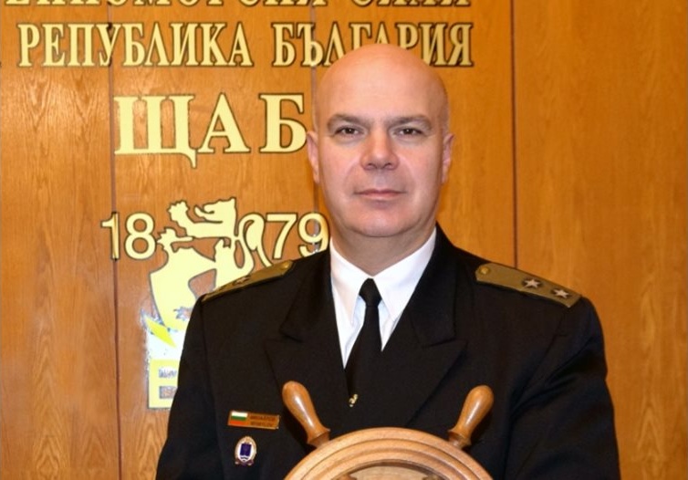 ВМС: Вертолет е извършил разузнавателен полет над бедстващия „Кайрос“