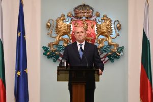 Радев: Управляващите изобретиха нов жанр, но недоволството е масово