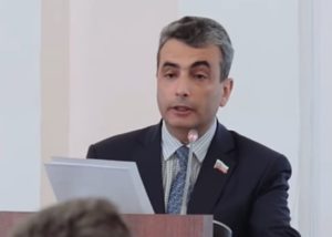 Русия обяви опозиционера Лев Шлосберг за "екстремист"