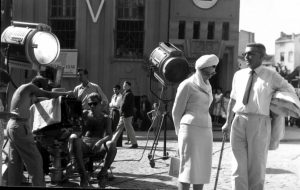 Фотозагадка разпали мрежата: Коя българска актриса отива на Кан?