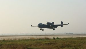 Китайският дрон „Дзиутиен“ с успешен първи полет