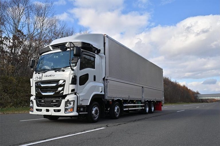 Isuzu тества автономен камион по магистрала на Япония Isuzu тества автономен камион по магистрала на Япония