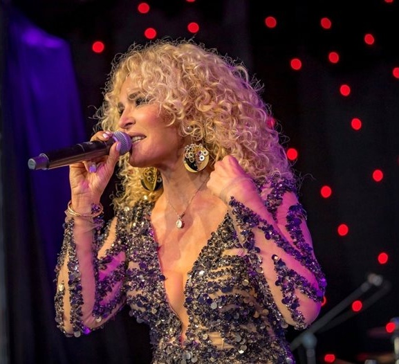 Ищар стартира световно турне от Варна с новогодишен концерт