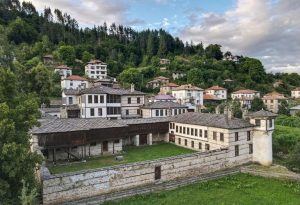 Агушеви конаци: Родопският дворец с фар, вдъхновил Златю Бояджиев и още 35 художници