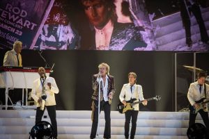 Род Стюарт подмлади 10 хиляди фенове в София, въпреки очакванията