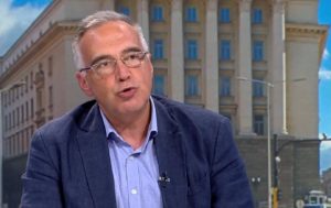 Антон Кутев: Оставката на Румен Радев е логична след 'завъртането на рулетката'