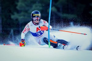 Алберт Попов с 19-о място в слалома във Вал д'Изер