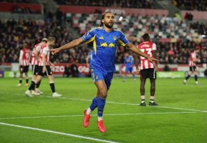 Равенство за „Лийдс“ срещу „Брентфорд“, Груев остана на пейката