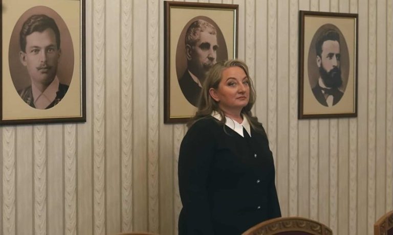 Президент или политически конкурент? Румен Радев под напрежение преди изборите Президент или политически конкурент? Румен Радев под напрежение преди изборите