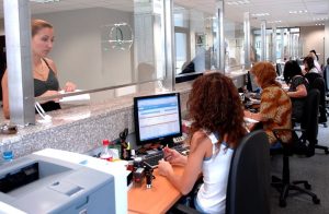 Лабиринтът на бюрокрацията: Защо България изостава в административните услуги?