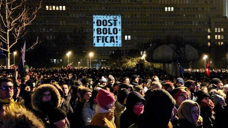 Масови протести в Словакия срещу спорни съдебни реформи