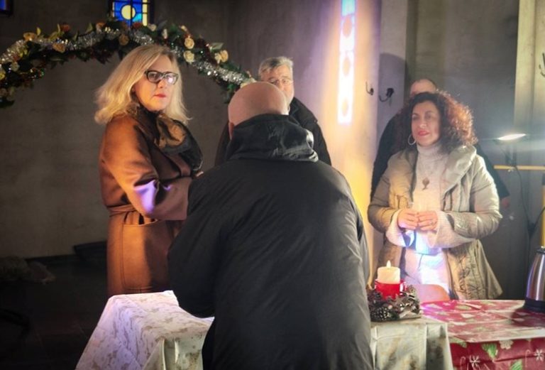 Столична община подкрепя хора в нужда със сандвичи и топли напитки през зимата Столична община подкрепя хора в нужда със сандвичи и топли напитки през зимата