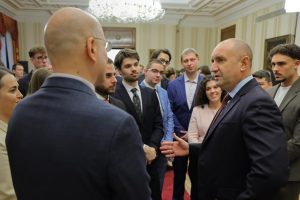 Президентът Радев: Младите заявиха смело достойнство и дълг