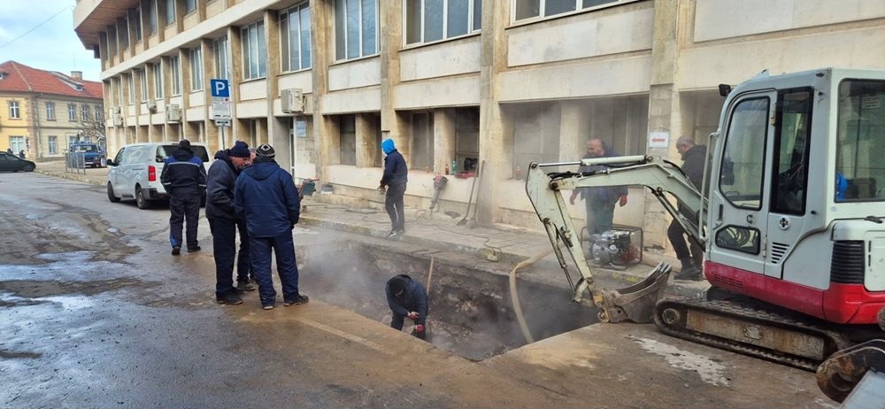 Авария във Враца: Част от града остава без парно и топла вода до 19 декември