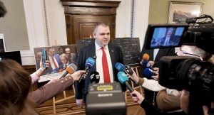 Пеевски напусна кабинета на Тодор Живков: Символична победа за ПП-ДБ и нови политически борби