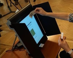 ПП-ДБ внася законопроект за 100% машинно гласуване, цели прозрачност и честност