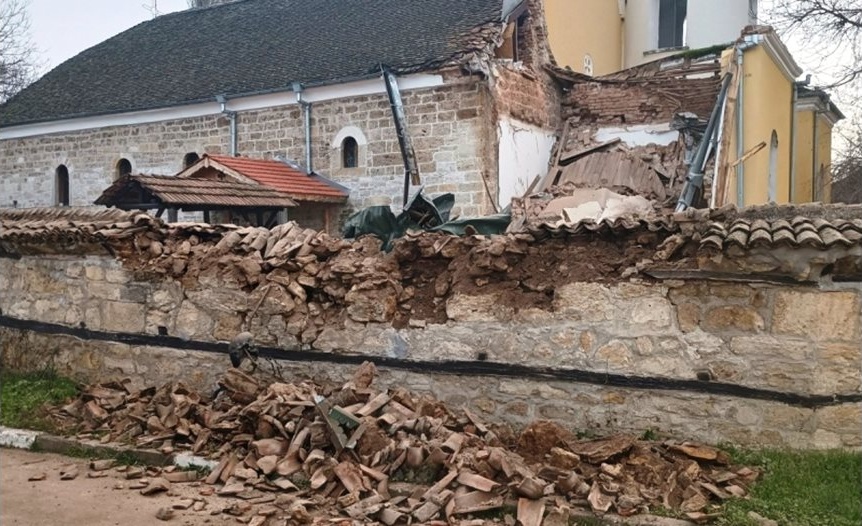 Камбанария на църква в Брегово рухна, общината търси държавна помощ