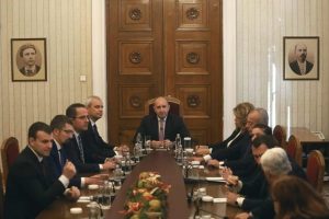 Разследват вандалски акт срещу офис на „Възраждане“ във Варна