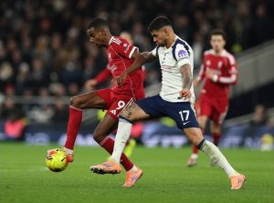 Пирова победа за „Ливърпул“: Дербито с „Тотнъм“ спечелено, но Исак с тежка контузия