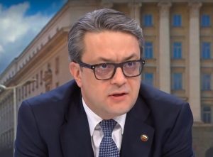 Тома Биков от ГЕРБ: Никой няма да изкара 121 депутата, дори Румен Радев