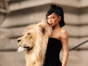 Кайли Дженър: Домът ми е обитаван от духове, побиват ме тръпки