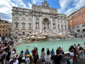 Рим въвежда такса от 2 евро за фонтана Ди Треви, регулира туристическия поток
