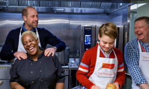 Принц Уилям и Джордж продължават традицията на Даяна с благотворителност за бездомни