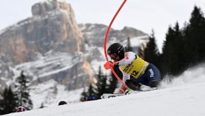 Алберт Попов завърши 23-и в слалома в Алта Бадия