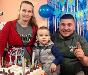 Тихомир от Михайлово: Шестгодишно момче чака нови шини, за да проходи