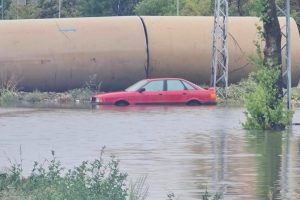 Спират движението на ключово кръстовище в Пловдив заради дъждове и незавършен колектор
