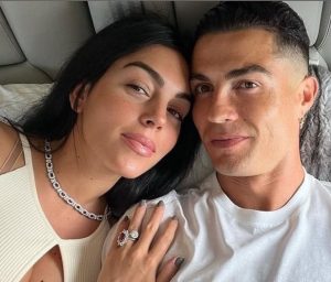 Роналдо придоби луксозни вили на уединени острови в Червено море