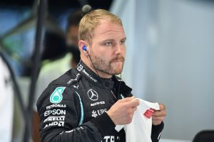 Валтери Ботас се завръща във Формула 1 с "Кадилак" и наказание