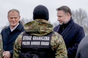 Полският премиер Туск посети граничната охрана преди Коледа