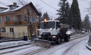 Активни обработки срещу заледяване в София и Витоша, АПИ предупреждава за Коледа