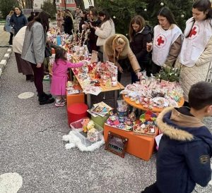 БЧК-Пловдив събра 25 000 лв. за детска клиника и стотици пакети с храни