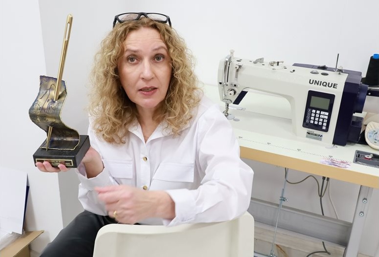 Българка твори изящните бродерии за Ели Сааб вече 20 години