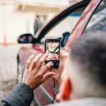 Политици и кратки видеа: Битката за внимание в ерата на скролването