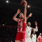 Везенков и „Олимпиакос“ надвиха „Виртус“ след драма в Евролигата