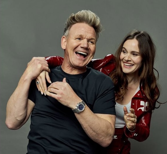 Холи Рамзи се омъжи за олимпийския шампион Адам Пийти на фона на семейни драми