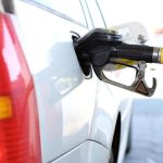 Година на ПОНИЖЕНИЕ: Бензинът поевтинява с 12 ст., дизелът – с 10 ст. през 2025 г.