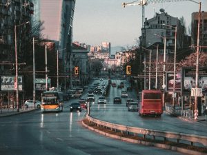 Парадокс в България: Милиони празни имоти, но над 30% от българите живеят в тесни жилища