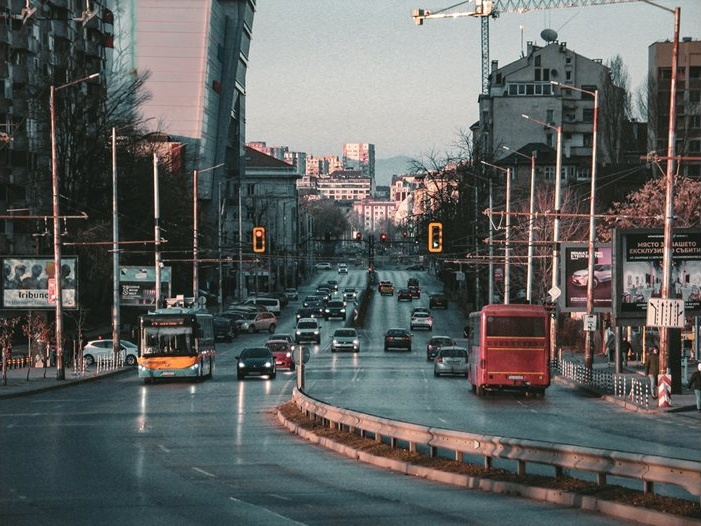 Парадокс в България: Милиони празни имоти, но над 30% от българите живеят в тесни жилища