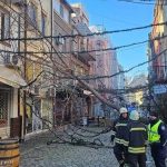 Жълт код за силен вятър в цялата страна и утре, очаква се утихване чак догодина