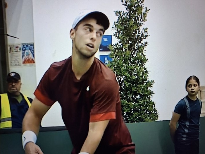 Адриан Андреев се оттегли от полуфинал в Агадир, изпрати Дедура на финал