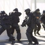 Двама обирджии обградени в София, открити гранати в колата им