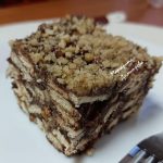 Бъркана торта с орехи и портокалови корички: Рецепта за свеж десерт