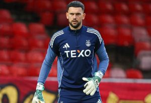 Разбит нос не спря Митов, но „Абърдийн“ загуби в Шотландия