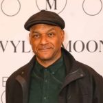 Колин Салмън се разплака в съда, запази книжката си след превишена скорост