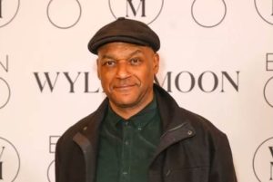 Колин Салмън се разплака в съда, запази книжката си след превишена скорост